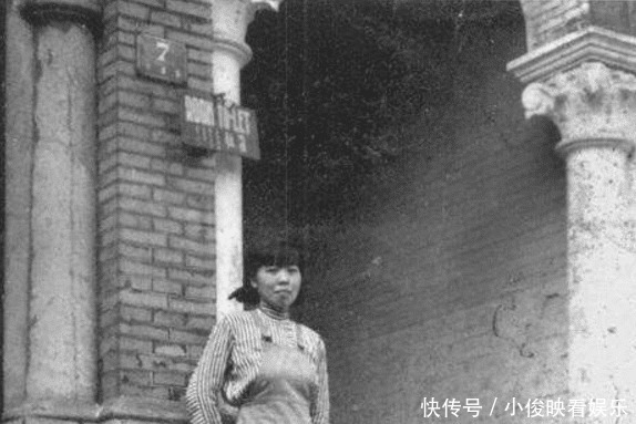 姓氏|张爱玲和萧红,除了姓氏不同,都爱折腾,都过得挺惨