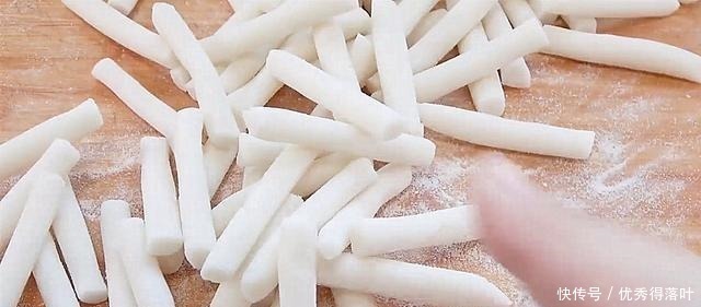 白糖|过年吃的零食江米条,不用买,在家自己做,香甜又酥脆,过年必备