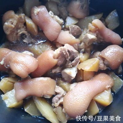 想健康又想美味，吃猪蹄焖萝卜就对啦