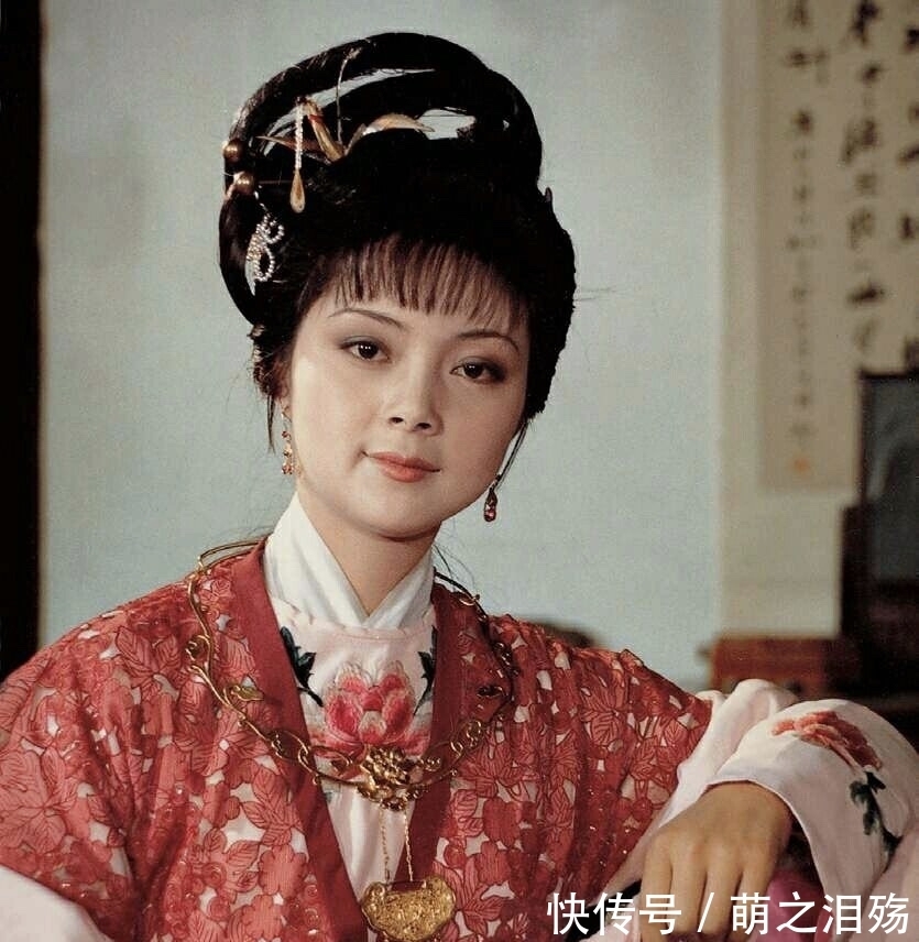 薛宝钗&为一颗珍珠,王熙凤吐槽薛家是假豪门,宝钗多年后为颜面强行挽尊