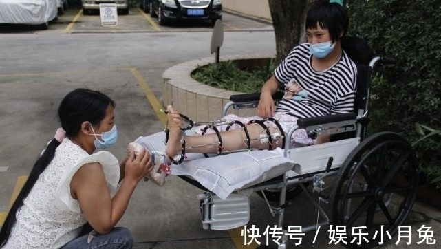 分娩|女子独自在家分娩孩子直接坠落地上,一纸诊断书让妈妈崩溃了