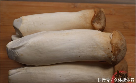 跟着我一起|买杏鲍菇时,选粗的还是细的好,菜农记住这2点,看完别再乱买