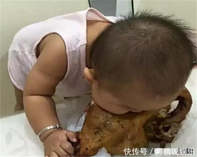 宝妈|妈妈买回一只烤鸭,转身鸭子就不见了,找到后差点笑岔气