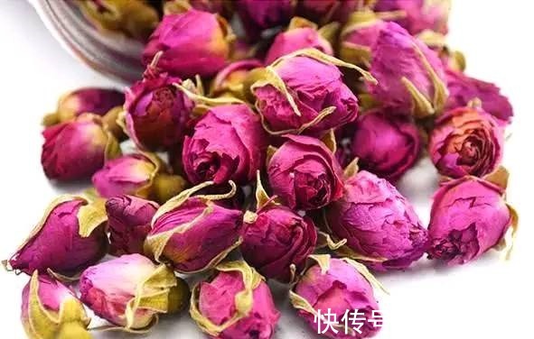 女人40岁不想被叫大妈，常喝以下花茶，香气四溢，美容又养颜