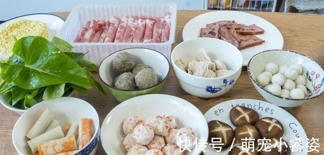 晒晒一家4口的晚餐，全是家常菜，用心搭配，家人爱吃，顿顿光盘