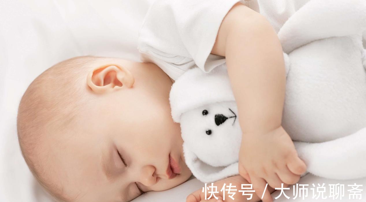 宝宝|新生儿吃得太饱，会有这些危害！宝宝这些举动是在向你求救