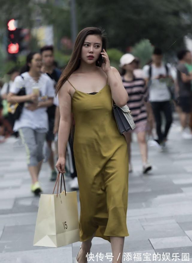 高跟鞋 有一种“腿粗”,穿搭避让还来不及,“硬刚”只会显壮又显矮!