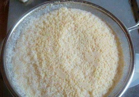 营养物质|1种渣子可别扔,拿来当肥不伤根,挖个小洞,埋盆里,疯开撑破盆