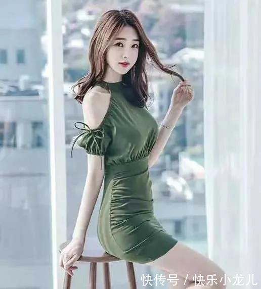 穿搭 浅绿色系带时尚露肩短袖连衣裙,洋气时尚修身显瘦