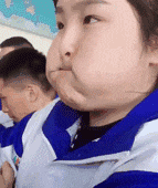 |搞笑GIF:听说,这哥们后来被这只拖鞋打的老惨了