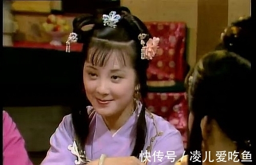 贾政@贾宝玉一个月只有二两银子,为啥能一次拿出几吊钱打赏小厮?