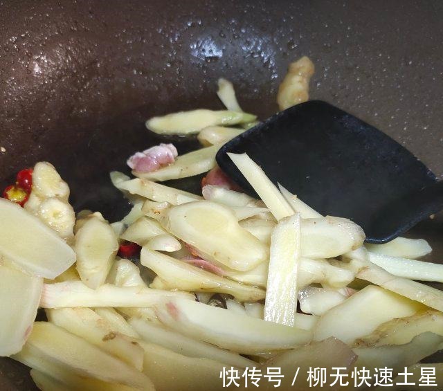 美食天下|鸭肉烧苦瓜,家常小炒,美味可口!