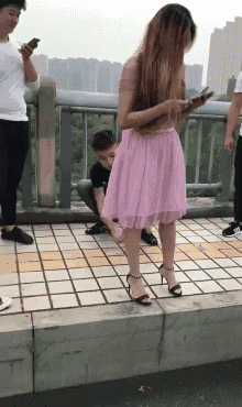 |搞笑GIF:这群臭小子坏得很
