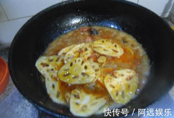 这道菜|木耳加一物,金子都不换,常吃排出体内毒素,大肚腩悄悄不见