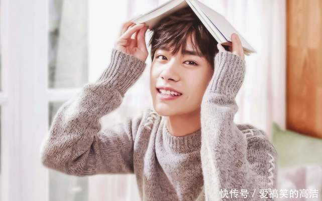 少年的你 有种“意外”叫何炅给易烊千玺改名,把第二个字换掉,都说很合适