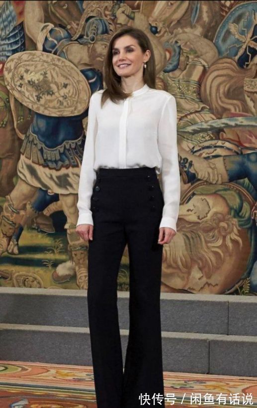 西班牙王后 “瘦腿裤”到底多好穿?西班牙王后连穿9次都不腻,配大衣真气质