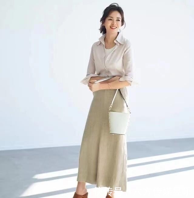 女人 奔四奔五的女人,不管裙子裤子少穿这5种颜色,显黑不说还很掉价