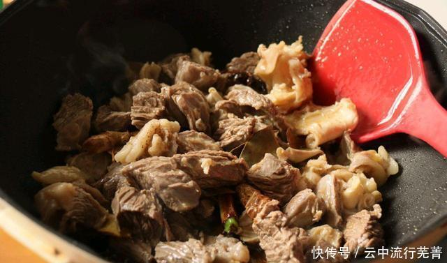 散湿|冬天萝卜牛腩这道菜要常吃,驱寒散湿,“小人参”可不是浪得虚名