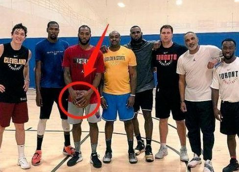 乔丹|篮球在NBA这些球星手里 总是感觉小一号!张伯伦2根手指抓球