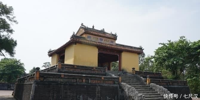 武则天|陵墓宝藏500余吨,盗墓贼挖几十米都找不到入口,只因一铜钱作怪!