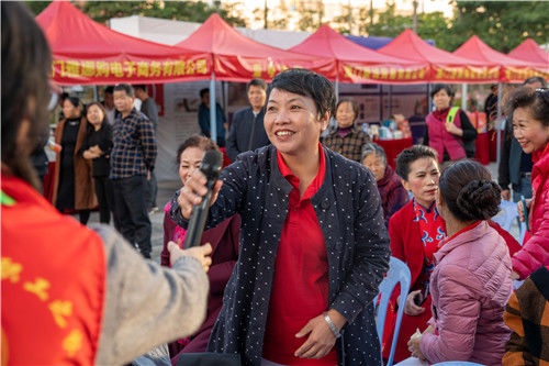 与乐同行·以爱筑家 社区文化艺术节点亮居民文化生活