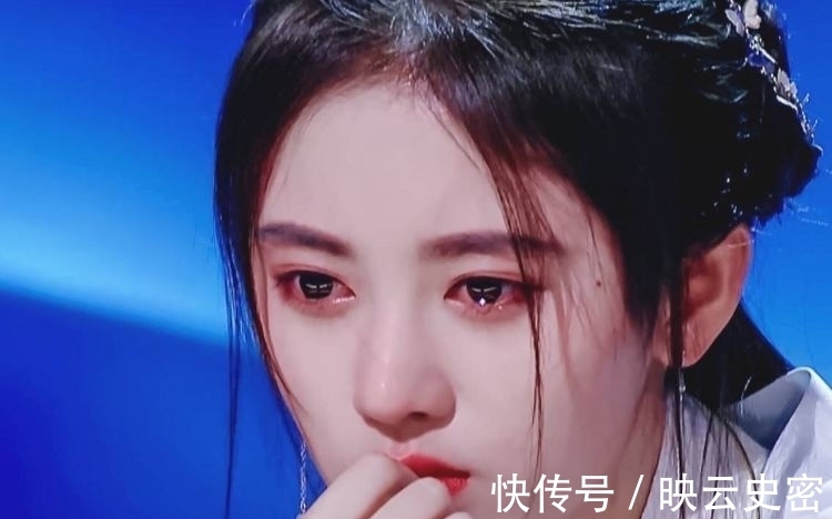 當(dāng)導(dǎo)師發(fā)現(xiàn)選手假唱,鞠婧祎緘默,尚雯婕當(dāng)面拆穿,你支持誰(shuí)?