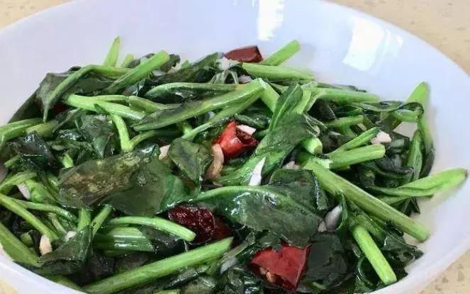 补血|被人称为“穷人的阿胶”,每天炒一盘,补血养血,脸色越来越红润