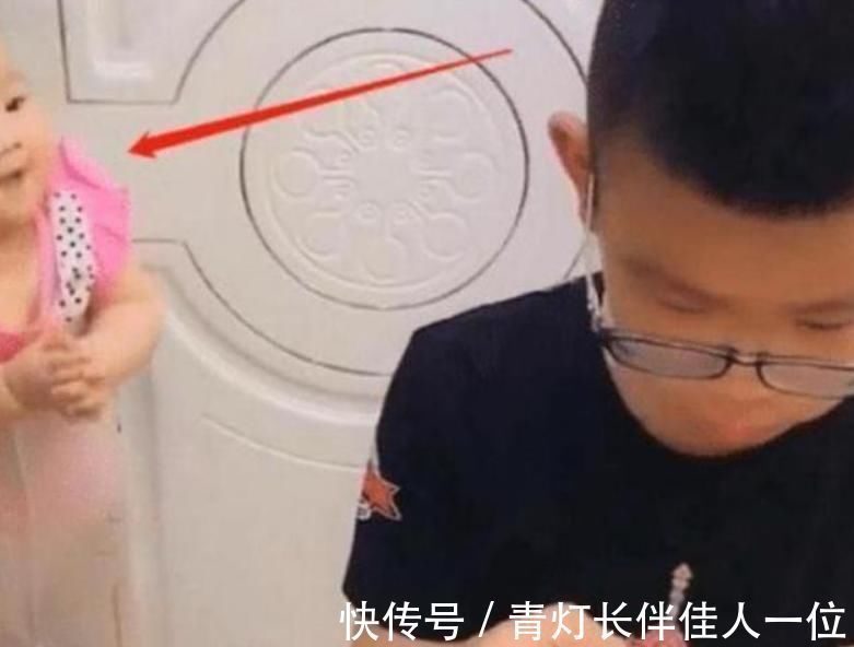 哥哥|哥哥为打游戏,把妹妹进行了“捆绑”,给出的理由让爸妈哭笑不得