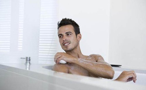 肾脏|男人在洗澡时,尽量多洗3个部位,尤其是第2个,对健康有好处
