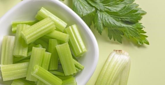 血管堵塞|血栓“清道夫”找到了！芹菜排第三，排在第一很多人都并不知道