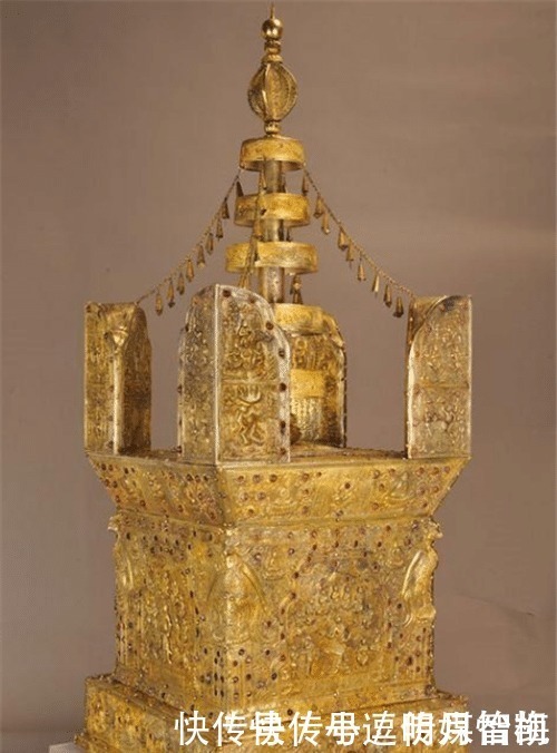 雷峰塔下真的有白蛇吗?为揭开谜团,考古队前往地宫后发现真相