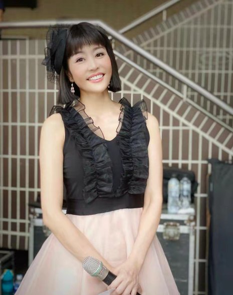 影视剧|46岁女星分享抗癌经历，呼吸困难似行尸走肉，因贫血考虑切除子宫