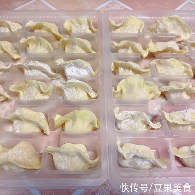 老妈做的牛肉胡萝卜馅饺子，怎么吃都不腻