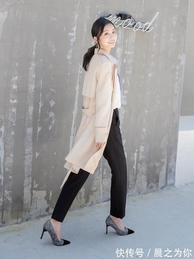 时尚 尖头高跟鞋别致的设计丝毫不落俗套,彰显出与众不同的时尚品味