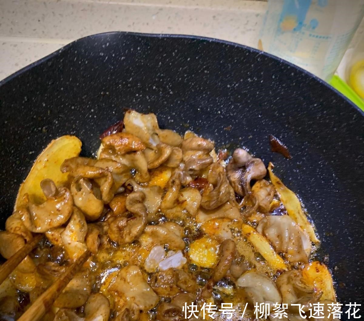 火爆肥肠经典川菜，香辣过瘾，好吃停不下来！