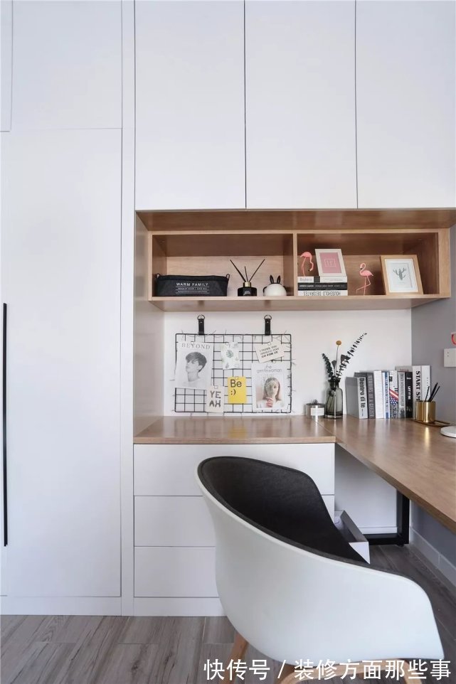 书房|用角落空间设计出个小书房,简直太实用了!节省空间,1㎡不浪费