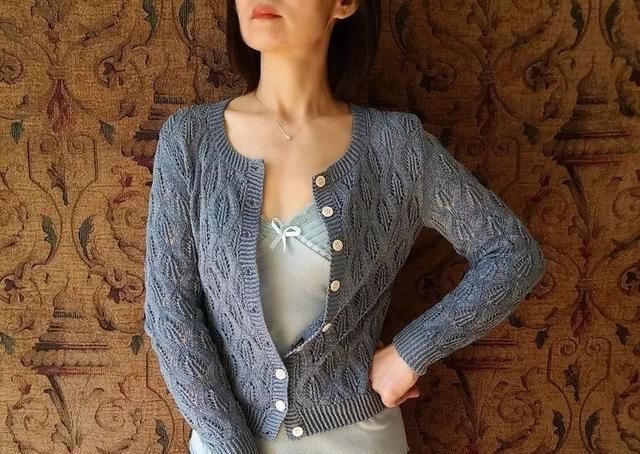 插图|修身杆开衫编织教程,图案漂亮的附着插图