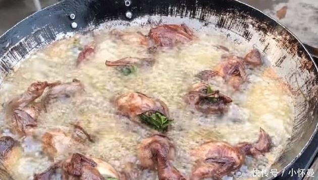 好吃|学校门口卖此类''小吃'',一只要十元,每天卖二百只算少的