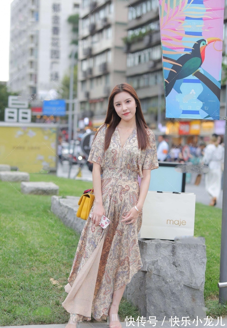美女|以她高贵的外表,精致的高跟鞋,这种美女恐怕不容易驾驭