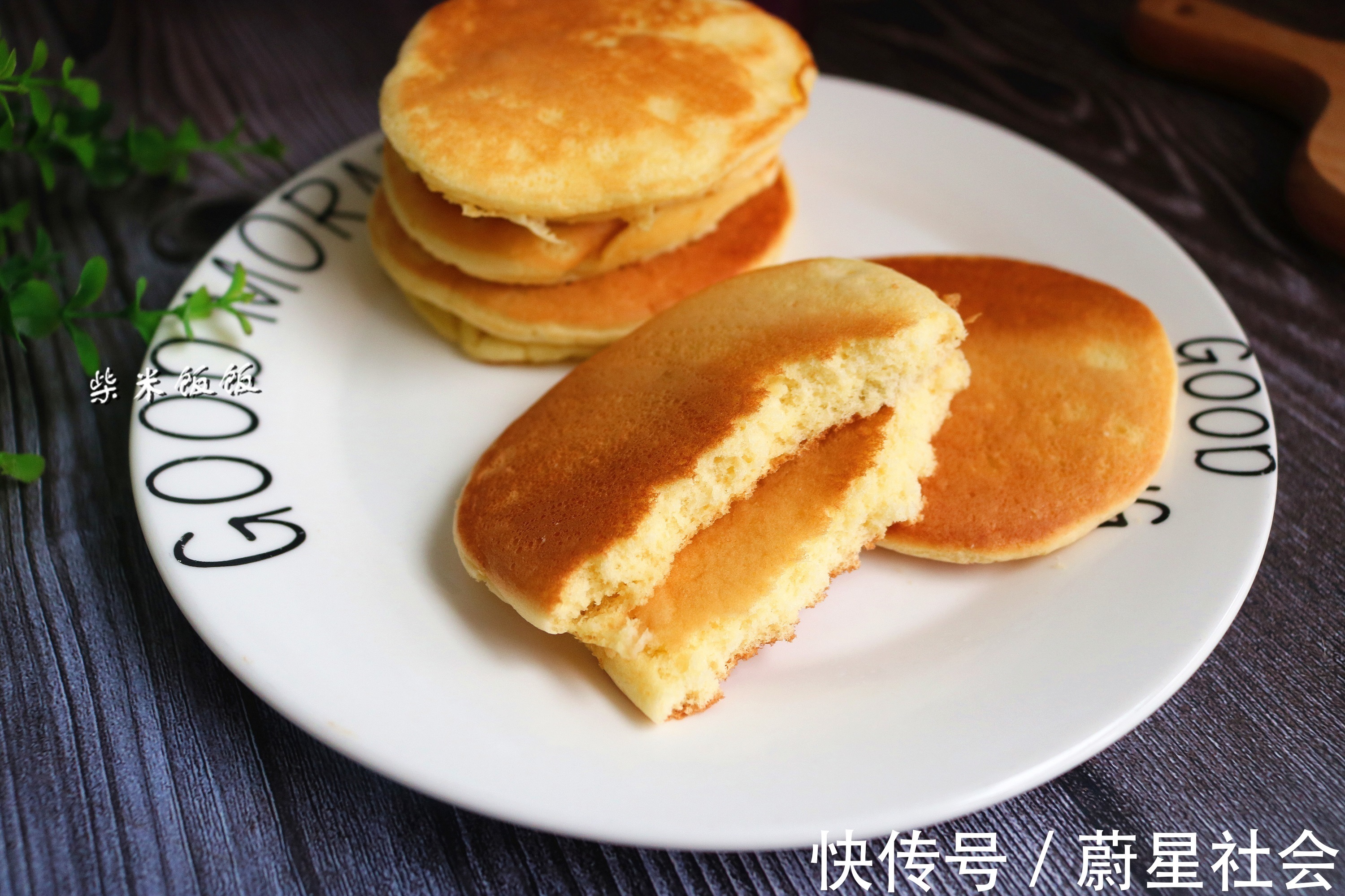 小饼|这饼太软了，女儿早餐爱吃它，做法也简单，有鸡蛋面粉就能做