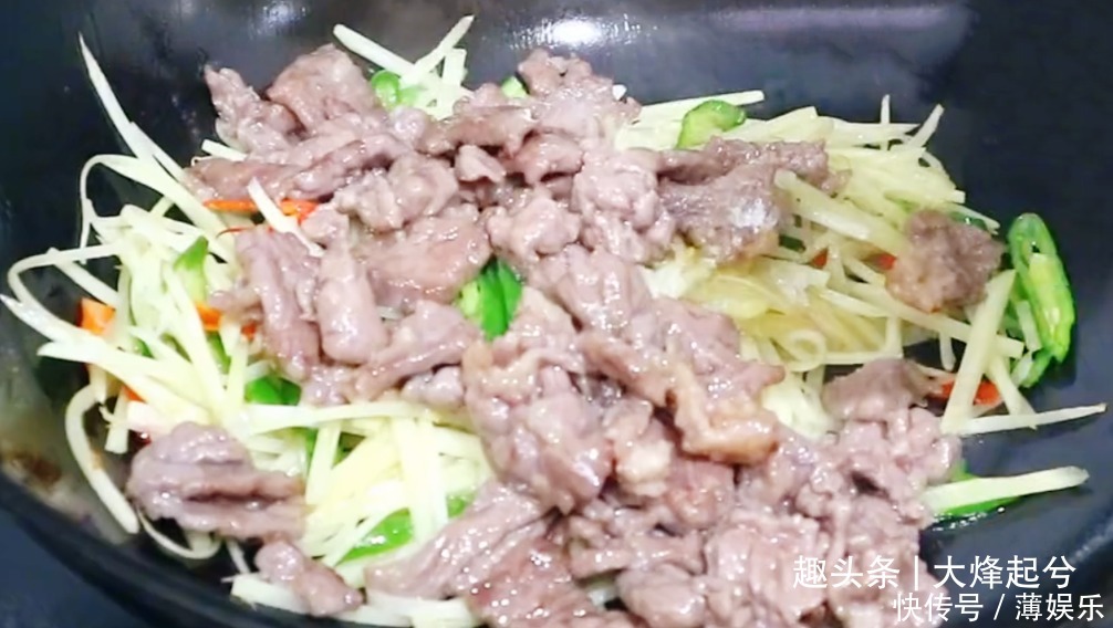 牛肉怎么炒嫩滑不柴,分享一种做法,鲜辣嫩滑下酒又下饭,过瘾