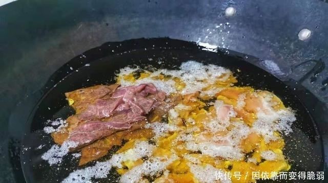 简单幸福的生活少不了一道简单快手的家常菜,荤素搭配全家都喜欢