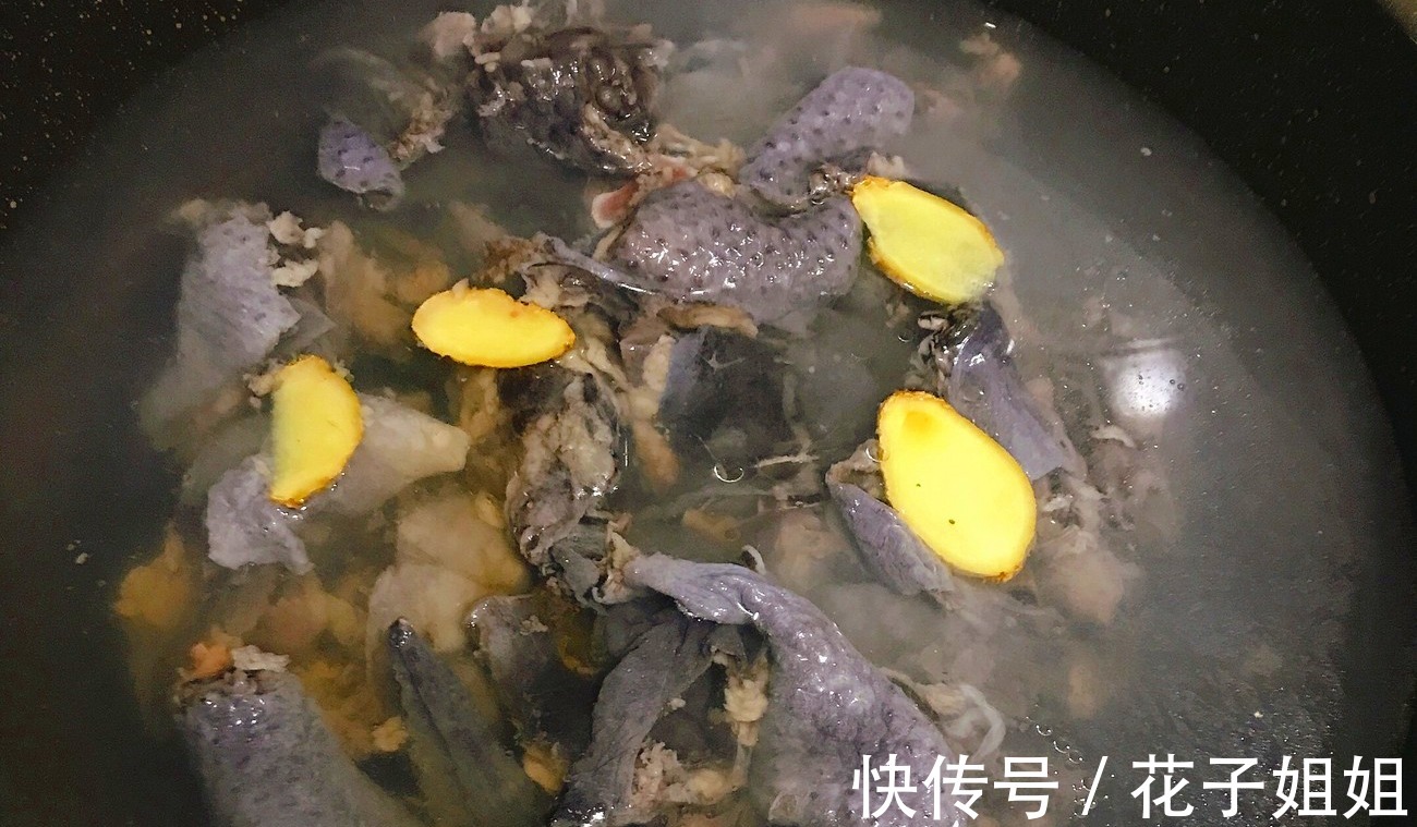 鸡汤|不管是炖土鸡还是炖乌鸡，牢记“2放3不放”，鸡汤鲜美不腻更好喝！