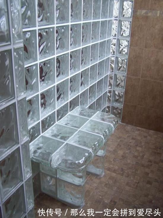 占地|卫生间再小都要多做一个“墩子”，占地不到1㎡，家里老人更安全