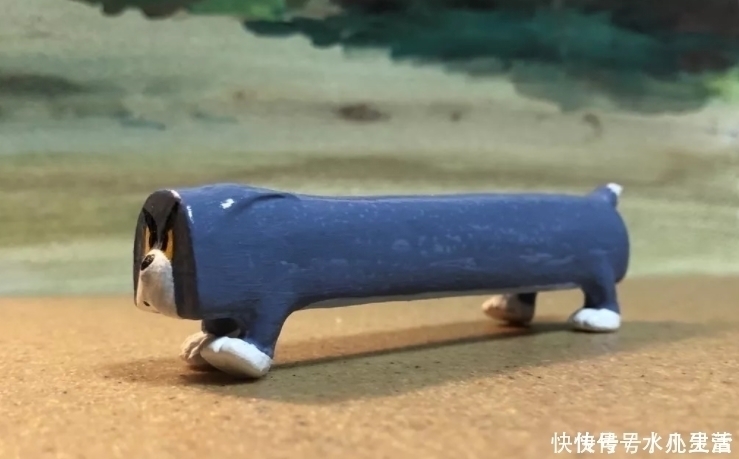 手办|清洁阿姨把手办碰倒后接了回去,这画风,原谅我笑出声