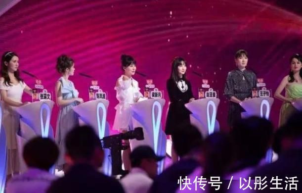 非诚勿扰小伙刚上台,24位女嘉宾集体灭灯说他像外卖小哥