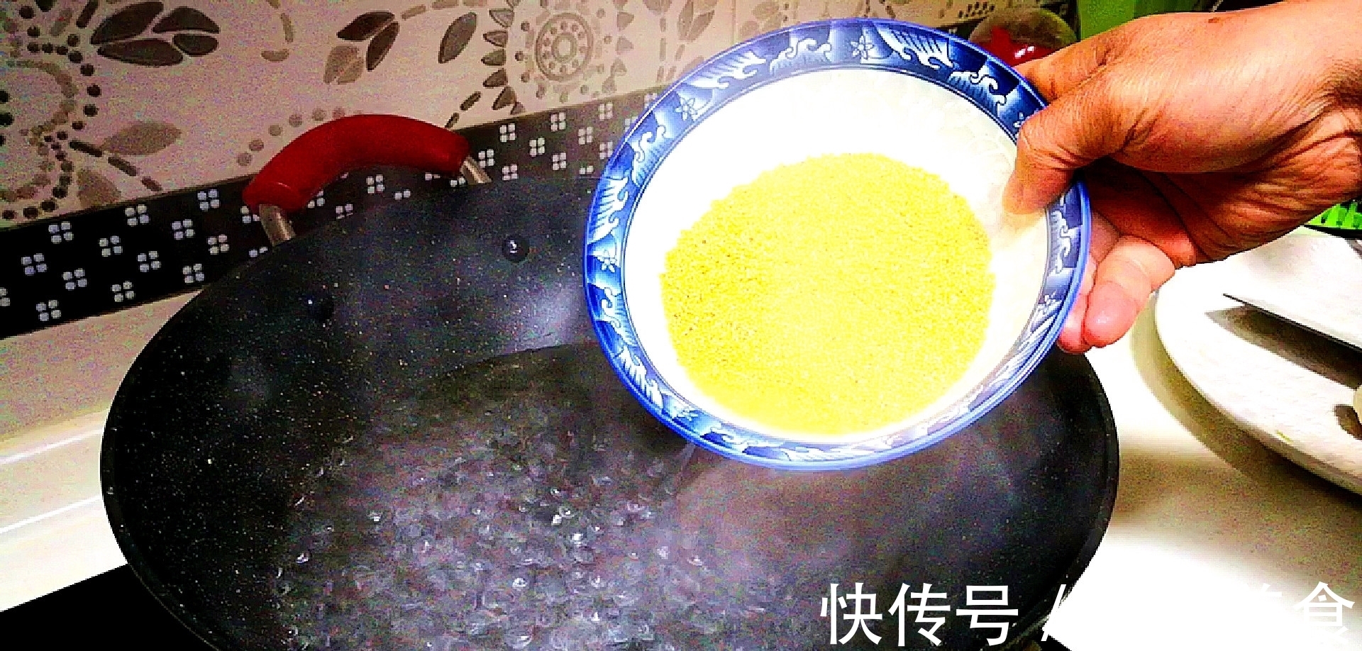 稠米油|熬小米粥时，直接下锅是不对的！掌握3点，米粥浓稠米油多