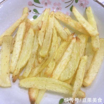 这道烤箱版薯条（一人份），超级简单，绝对下饭