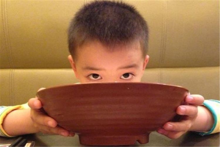 高水平|父母的这些“认知误区”、不重视，让50%中国儿童没长到遗传身高