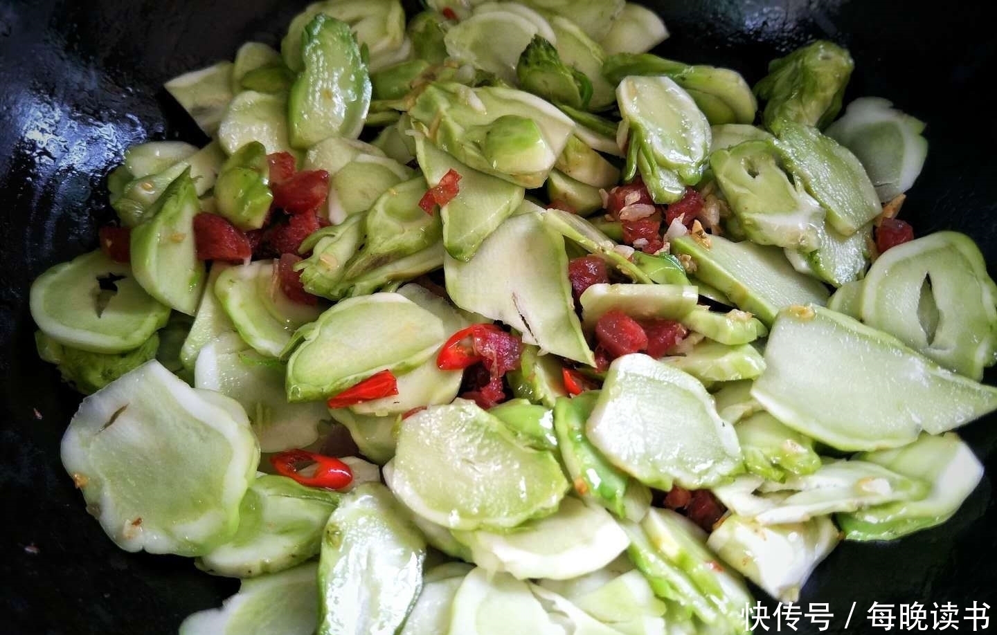 这菜是南方人的最爱,遇见就买,钙是鸡蛋的5倍,4月再不吃就老了